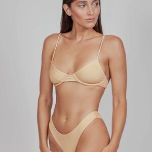 NWOT La gotta Nova gold underwire bikini top 14237
